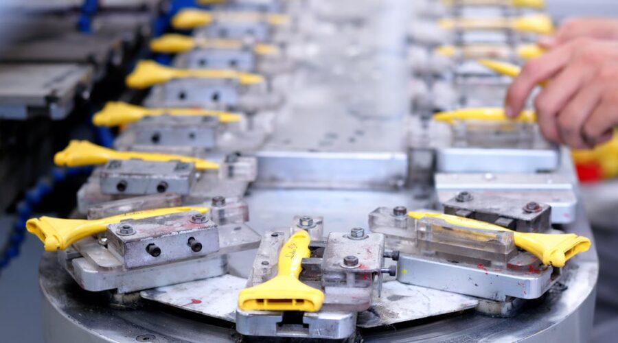 découvrez comment la mécanisation révolutionne les secteurs de l'agriculture, de l'industrie et des services, augmentant l'efficacité, la productivité et la qualité des processus. apprenez les avantages et les défis associés à cette transformation technologique incontournable.