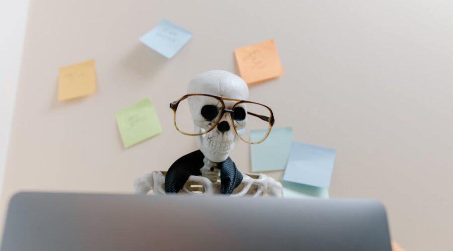 découvrez les impacts du surmenage sur votre santé physique et mentale. apprenez à reconnaître les signes et à trouver des solutions pour instaurer un équilibre entre travail et bien-être. ne laissez pas le surmenage contrôler votre vie professionnelle.
