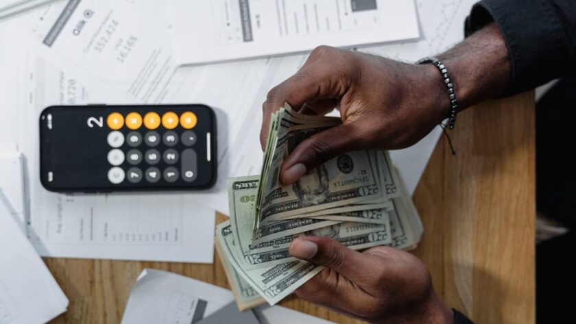 découvrez le salaire moyen d'un maréchal-ferrant, les facteurs influençant sa rémunération et les perspectives de carrière dans ce métier spécialisé.