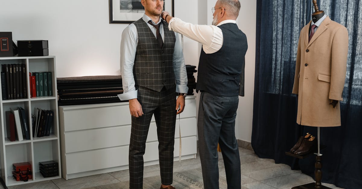 découvrez nos costumes sur mesure alliant élégance et confort, conçus pour vous offrir un style unique et parfaitement ajusté.