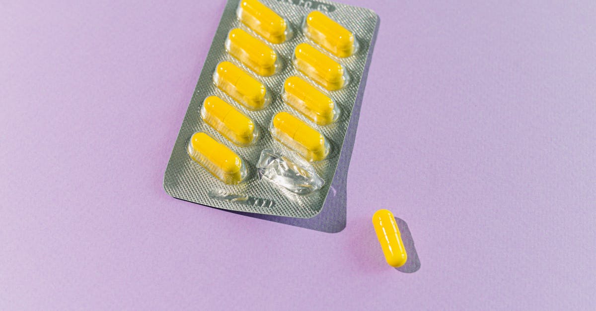 découvrez les causes, traitements et conseils pour soigner les ampoules chez le cheval, afin d'assurer son confort et sa santé optimale.