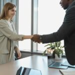 découvrez nos opportunités de carrière et rejoignez une équipe dynamique pour développer votre potentiel professionnel.