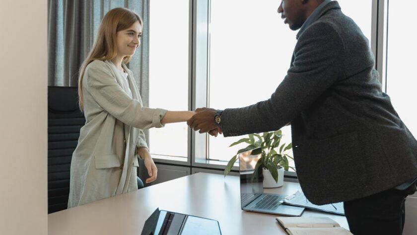 découvrez nos opportunités de carrière et rejoignez une équipe dynamique pour développer votre potentiel professionnel.