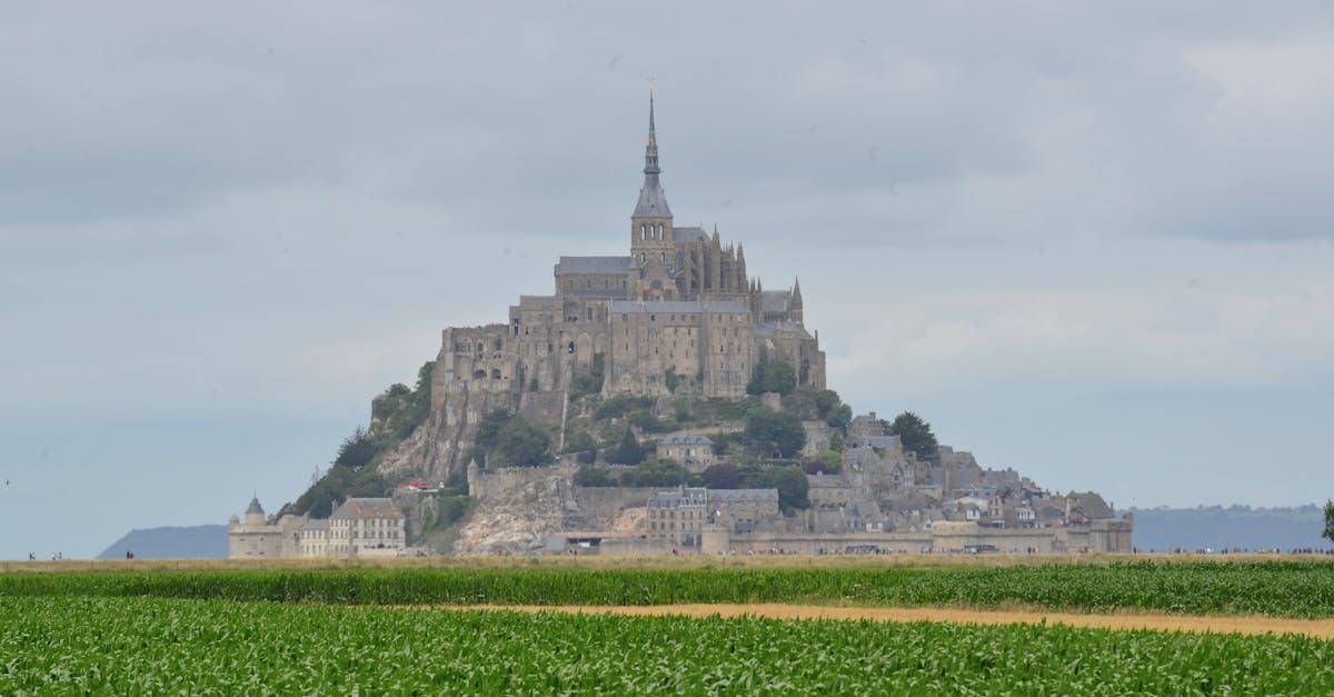 découvrez les meilleures locations de vacances en normandie pour un séjour inoubliable entre plage, histoire et gastronomie.