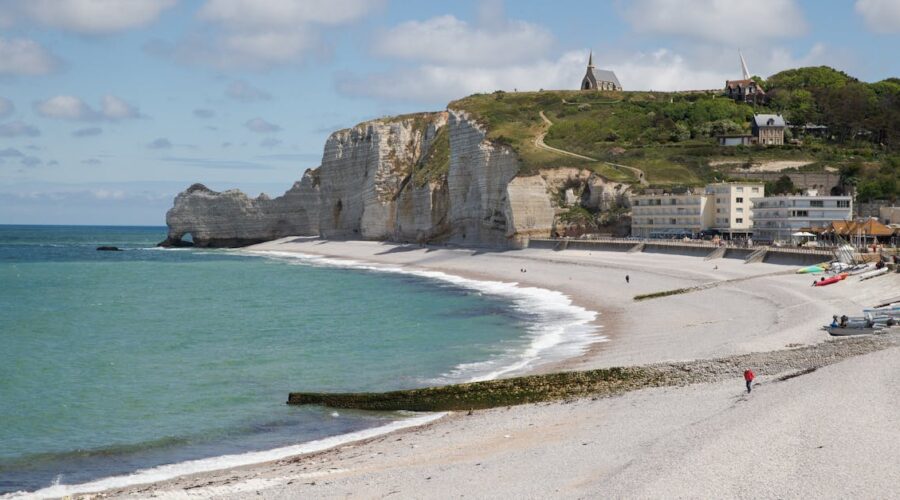 découvrez nos hébergements de vacances en normandie, alliant confort et charme pour un séjour inoubliable au cœur de la région.