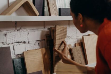 découvrez les critères essentiels pour la sélection des matériaux afin d'optimiser la performance, la durabilité et le coût de vos projets.