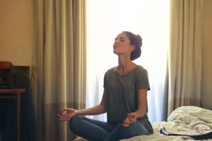 découvrez des techniques de relaxation efficaces pour apaiser votre esprit et réduire le stress au quotidien.