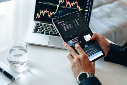 découvrez les stratégies de marketing digital pour booster votre visibilité en ligne, attirer plus de clients et augmenter vos ventes grâce aux outils numériques modernes.