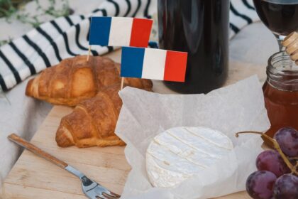 découvrez la richesse de la gastronomie française, ses saveurs authentiques, ses recettes traditionnelles et ses spécialités régionales incontournables.