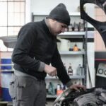 découvrez nos services complets de maintenance automobile et d'assurance pour protéger et entretenir votre véhicule en toute sérénité.
